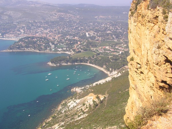 The amazing view of Cassis from the Route de Crtes