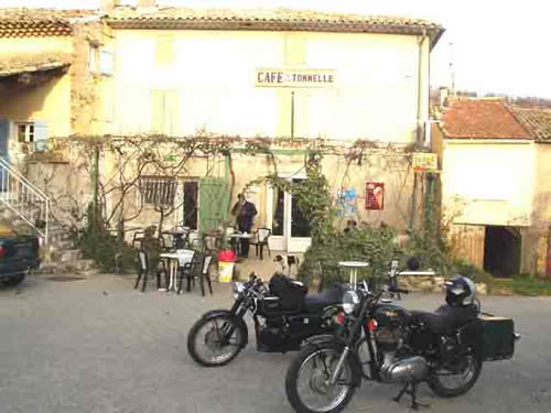 Cafe Tonnelle, L'Ongles, Luberon
