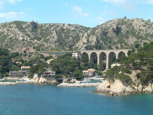 The spectacular Roman aqueduct at Méjean
